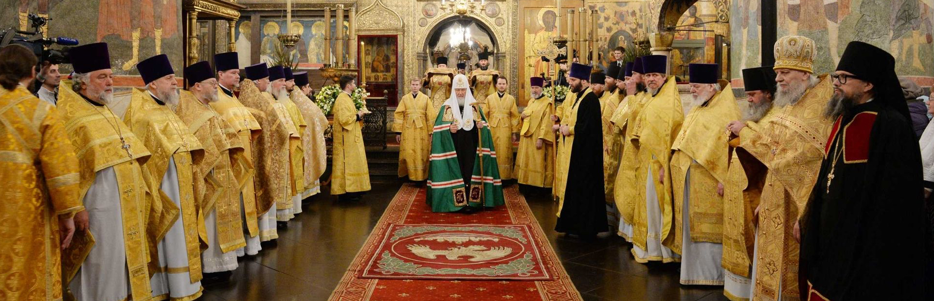 Духовенство Патриаршего Подворья - священнослужители храма всех степеней